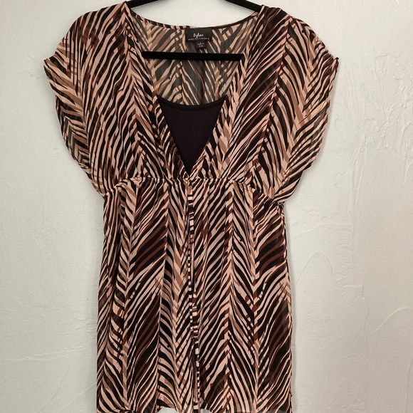 Byline-Sheer Top w/ Tank attached - Picture 2 of 6